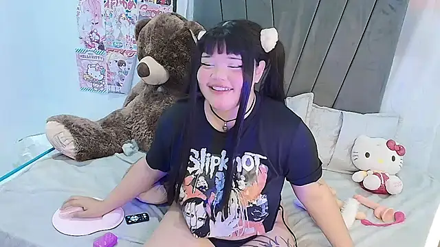 Snapshot of kittyhtxx chatting on November 2025 04:11:01 AM kittyhtxx online show from November 2025 04:11:01 AM