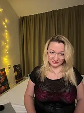 MilaLove   online show from November 2025 09:52:02 PM