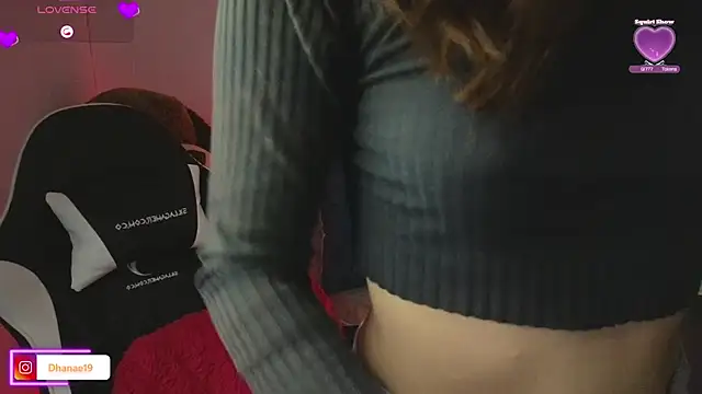 Snapshot of Dhanaee chatting on November 2025 02:55:02 AM Dhanaee online show from November 2025 02:55:02 AM