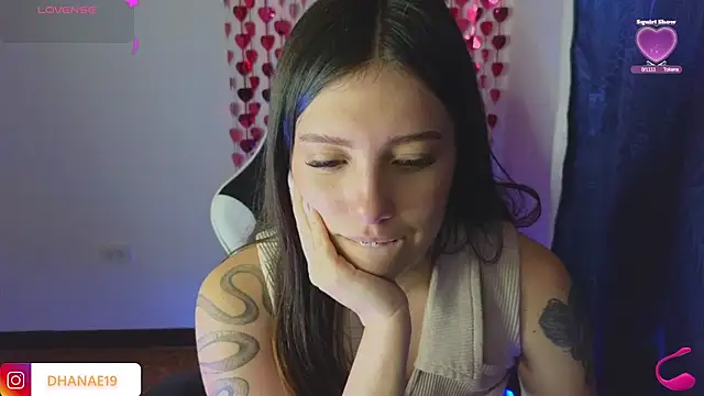 Snapshot of Dhanaee chatting on April 2026 10:14:02 PM Dhanaee online show from April 2026 10:14:02 PM