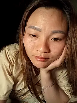 Lee-Thee online show from November 2025 12:27:02 PM