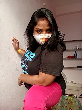 Snapshot of CUTE-LOVE-SWEETS chatting on December 2025 04:51:01 AM CUTE-LOVE-SWEETS online show from December 2025 04:51:01 AM