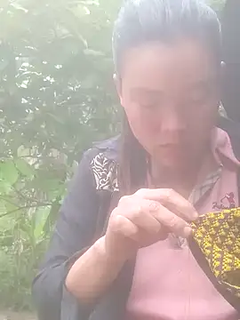 Snapshot of meomeo-00 chatting on December 2025 03:27:02 AM meomeo-00 online show from December 2025 03:27:02 AM