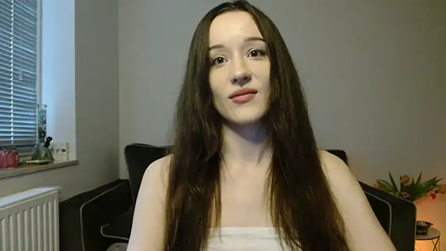 Tinybutt5368 online show from March 2026 04:02:02 PM