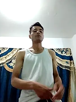 noah77  online show from November 2025 01:11:01 PM