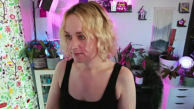 xzoeyryanx online show from March 2026 08:25:02 PM