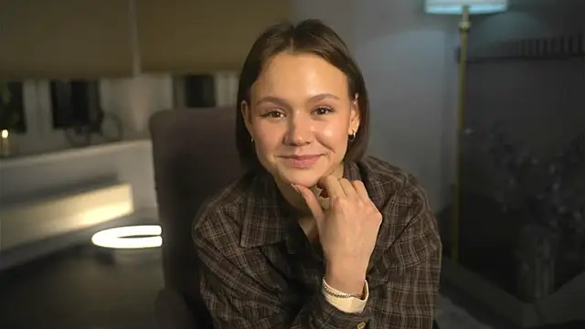 DeliaBernon online show from November 2025 01:04:02 PM