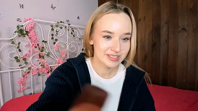 KristleKirst online show from November 2025 01:11:01 PM