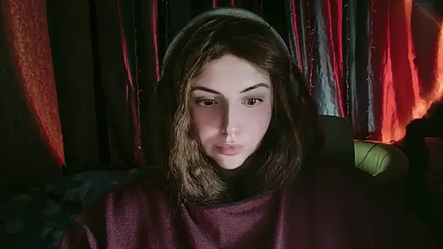 DaraSecret online show from November 2025 09:04:01 PM