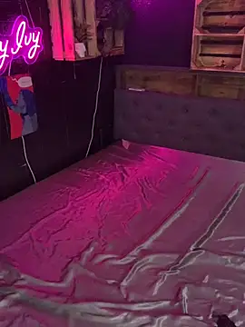 Snapshot of Shy-Ivy chatting on November 2025 09:15:01 PM Shy-Ivy online show from November 2025 09:15:01 PM