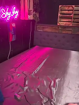 Snapshot of Shy-Ivy chatting on December 2025 10:58:02 PM Shy-Ivy online show from December 2025 10:58:02 PM