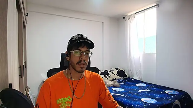 Snapshot of naitt_ chatting on November 2025 11:21:01 AM naitt online show from November 2025 11:21:01 AM