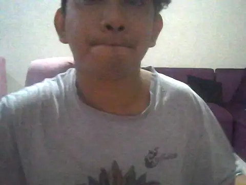 Snapshot of chikis_18 chatting on November 2025 04:13:02 AM chikis 18 online show from November 2025 04:13:02 AM