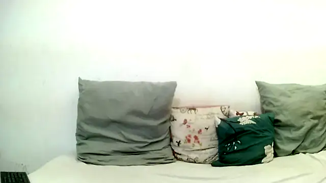 BrunetteNaomi8 online show from May 2026 10:31:02 AM