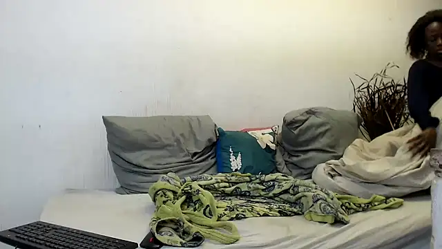BrunetteNaomi8 online show from June 2026 08:20:02 PM