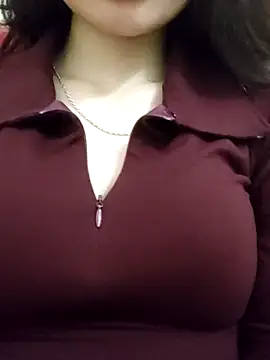 LyasianLa online show from November 2025 02:50:01 PM