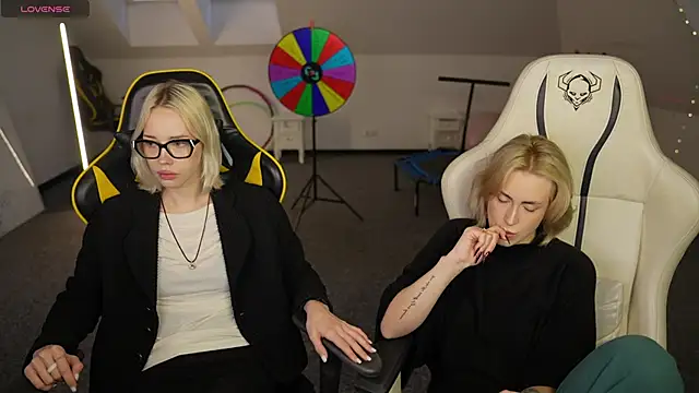 Kara cat online show from December 2025 11:19:01 AM