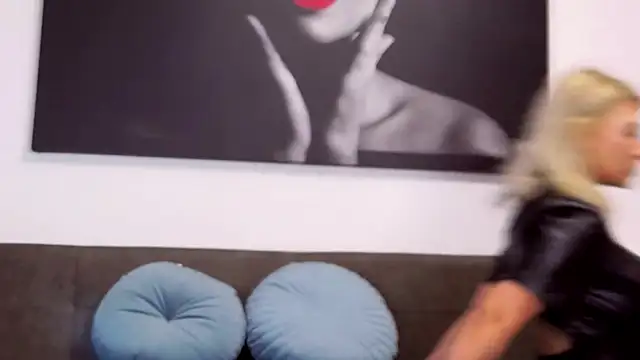 Snapshot of KaylinJan chatting on November 2025 06:25:02 AM KaylinJan online show from November 2025 06:25:02 AM