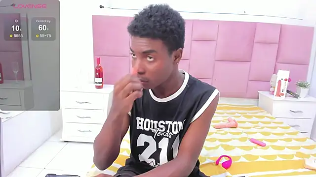 Snapshot of NoahJhonson69 chatting on December 2025 06:58:01 PM NoahJhonson69 online show from December 2025 06:58:01 PM