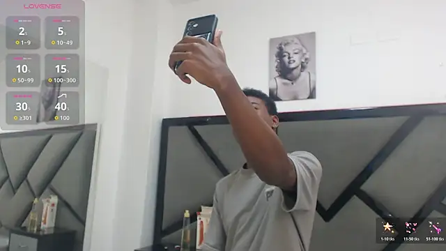 Snapshot of NoahJhonson69 chatting on December 2025 06:49:01 PM NoahJhonson69 online show from December 2025 06:49:01 PM