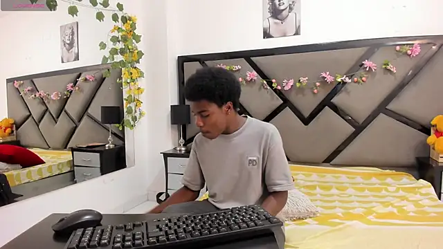 NoahJhonson69 online show from June 2026 07:15:01 PM
