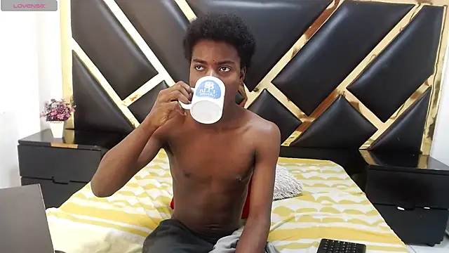 NoahJhonson69 online show from June 2026 12:19:01 PM