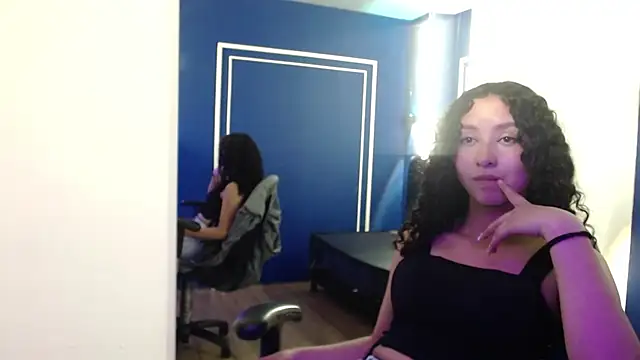 Snapshot of pettymoon1 chatting on November 2025 07:13:01 PM pettymoon1 online show from November 2025 07:13:01 PM