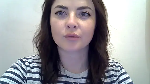 Snapshot of Darkroseq chatting on November 2025 01:00:02 PM Darkroseq online show from November 2025 01:00:02 PM