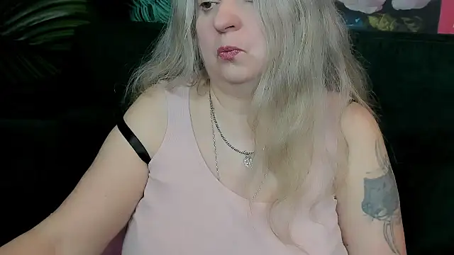 Snapshot of mariabelladonna chatting on May 2026 11:34:04 PM mariabelladonna online show from May 2026 11:34:04 PM
