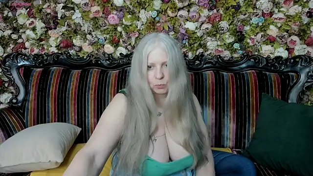 Snapshot of mariabelladonna chatting on June 2026 09:03:02 PM mariabelladonna online show from June 2026 09:03:02 PM