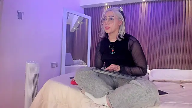 GabyRose9 online show from April 2026 07:37:01 PM