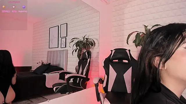 Elizabetth Benz online show from March 2026 07:08:01 PM