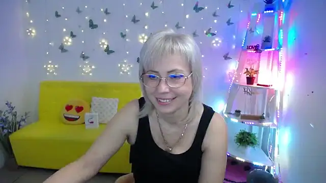 LaurenWishy online show from April 2026 05:22:02 PM