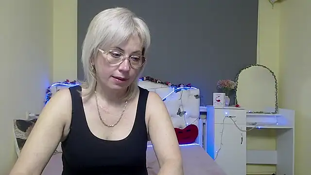 LaurenWishy online show from April 2026 02:27:02 AM