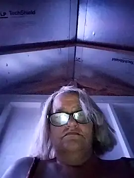 Snapshot of bella5757 chatting on February 2026 02:29:01 AM bella5757 online show from February 2026 02:29:01 AM