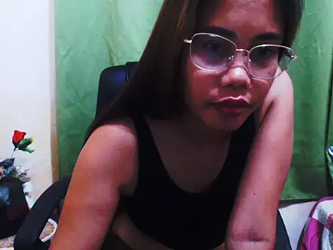 HotAsian Yazzi69 online show from November 2025 05:47:02 PM