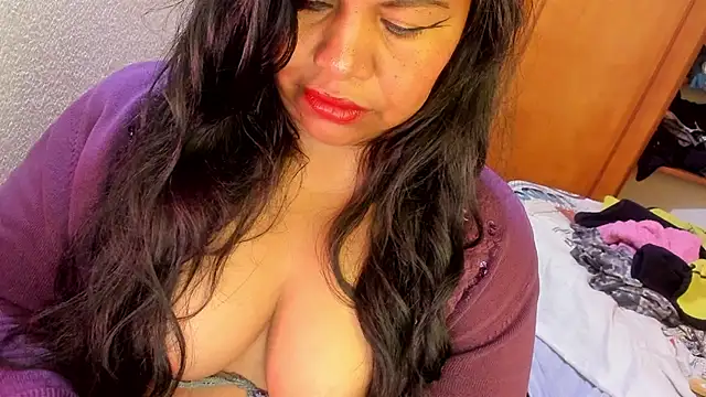 ebonycamelia online show from April 2026 06:36:02 PM