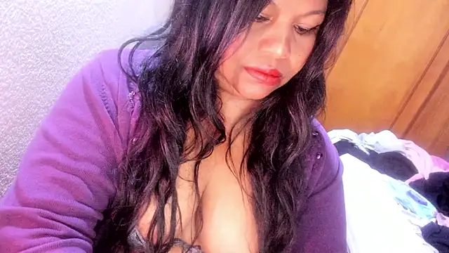ebonycamelia online show from May 2026 04:28:01 AM