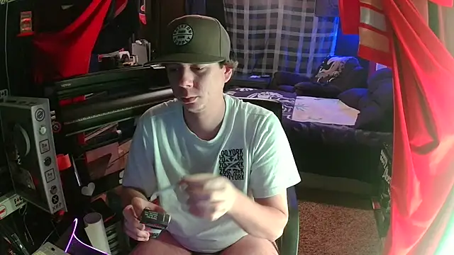 Snapshot of Bowerboi chatting on December 2025 10:48:01 PM Bowerboi online show from December 2025 10:48:01 PM