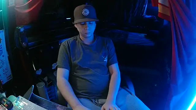 Snapshot of Bowerboi chatting on December 2025 08:01:01 AM Bowerboi online show from December 2025 08:01:01 AM