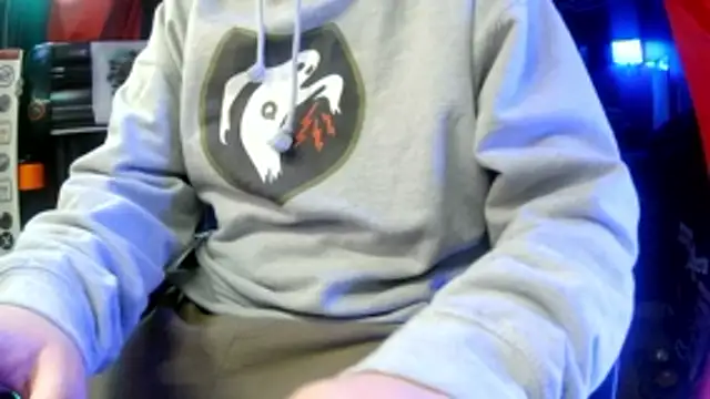 Snapshot of Bowerboi chatting on December 2025 12:07:02 AM Bowerboi online show from December 2025 12:07:02 AM