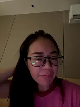 Snapshot of hoop659 chatting on November 2025 06:57:02 AM hoop659 online show from November 2025 06:57:02 AM