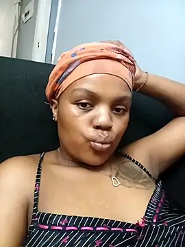 YELLOW-MELLO online show from January 2026 04:22:02 PM