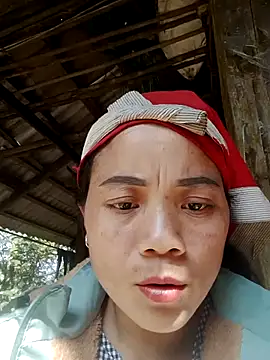 Snapshot of bela-hayes chatting on December 2025 04:51:01 AM bela-hayes online show from December 2025 04:51:01 AM