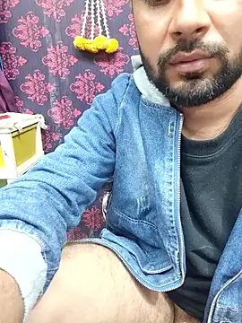 Cute Lucky online show from November 2025 08:02:01 PM