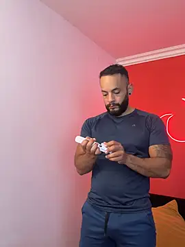 Snapshot of Mike_savage3 chatting on February 2026 12:12:01 PM Mike savage3 online show from February 2026 12:12:01 PM