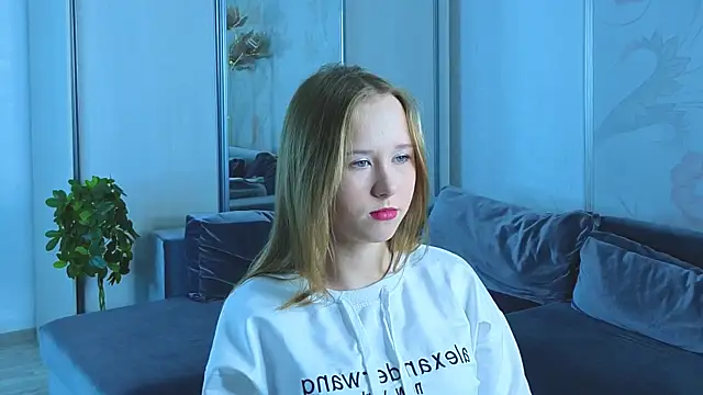 Snapshot of VoidElaris chatting on December 2025 01:51:02 PM VoidElaris online show from December 2025 01:51:02 PM