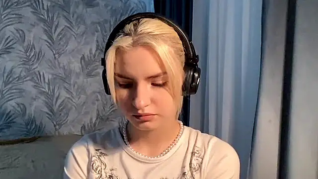 Snapshot of Cindi_Jacobs chatting on December 2025 04:58:01 PM Cindi Jacobs online show from December 2025 04:58:01 PM