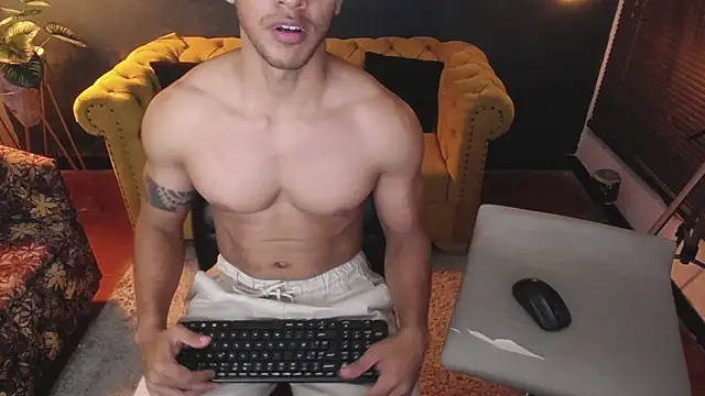 tayler luke online show from November 2025 01:29:01 AM