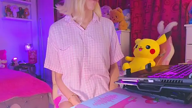 Snapshot of MadamBarbiee chatting on December 2025 11:54:01 PM MadamBarbiee online show from December 2025 11:54:01 PM